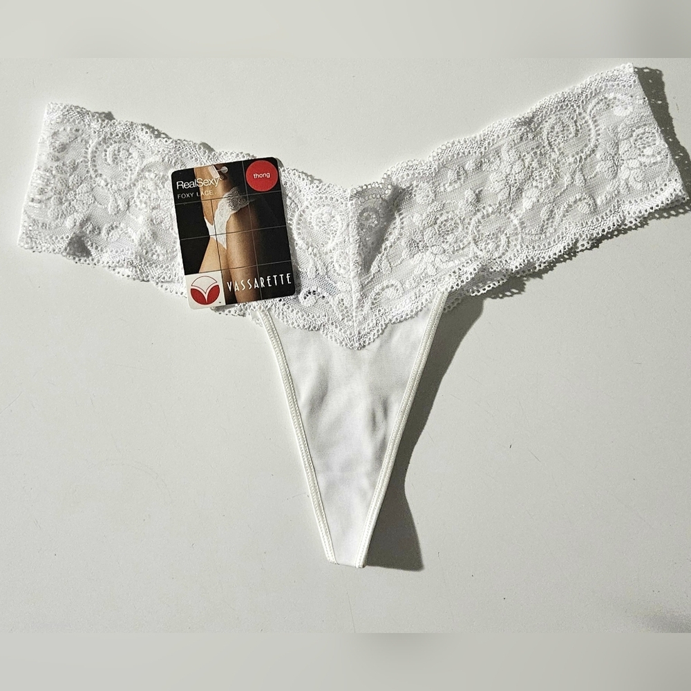 NWT Vassarette White Lace Thong